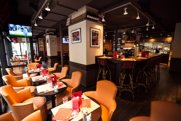 Une viande de premier choix sélectionnée par les légendaires Boucheries Nivernaises. A table ou au bar, comme dans le Far West !