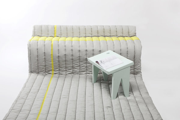 Luxe, calme et volupté sont à l’honneur dans cette construction atypique, où l’atmosphère invite au repos. Avec une parfaite harmonie, les matières et les couleurs s’associent dans la tendresse.