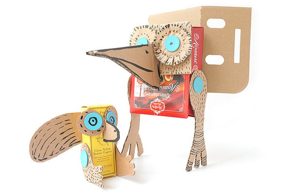Oiseau sur pattes et drôle de petit personnage à combiner astucieusement à des boîtes ordinaires.