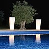 Élégants et chics, ces cache-pots de H 110,6 cm. 325 € pièce. All so Quiet. Qui est Paul ?