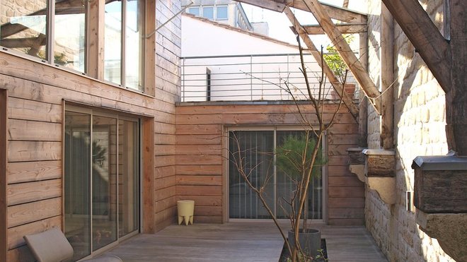 Les espaces extérieurs visibles de partout tournent autour des espaces intérieurs.