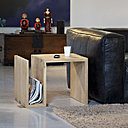 Idéale près d’un canapé, le « Kubus Naomi » en chêne d’Ethnicraft servira à la fois de rangement pour les magazines et de table d’appoint. Son dessin tout en angle s’intègre à tous les intérieurs, en mettant en valeur son matériau.