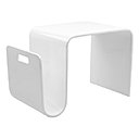 Meuble à double fonction, cette table basse Glossy d’Atylia est conçue avec un compartiment, destiné à recevoir l’empilement des magazines. En bois blanc, sa surface sera débarrassée, afin de faire régner l’ordre.