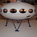 La maquette d'origine de Futuro au musée du design d'Helsinki.