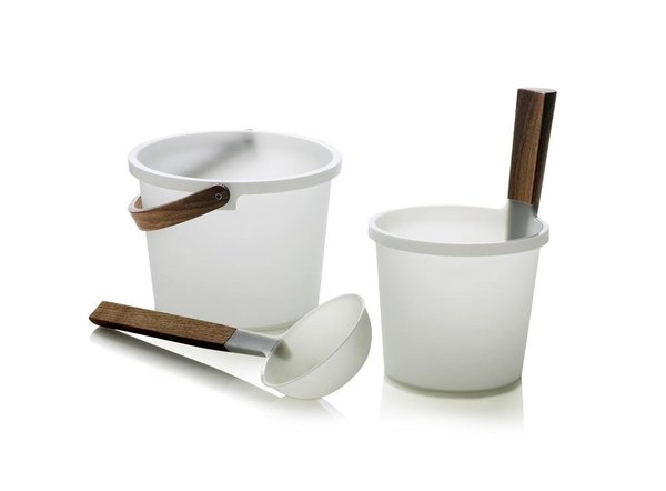 En Finlande, le sauna est un art véritable art de vivre. Pentagon Design revisite le kit pour sauna pour   Orthex.