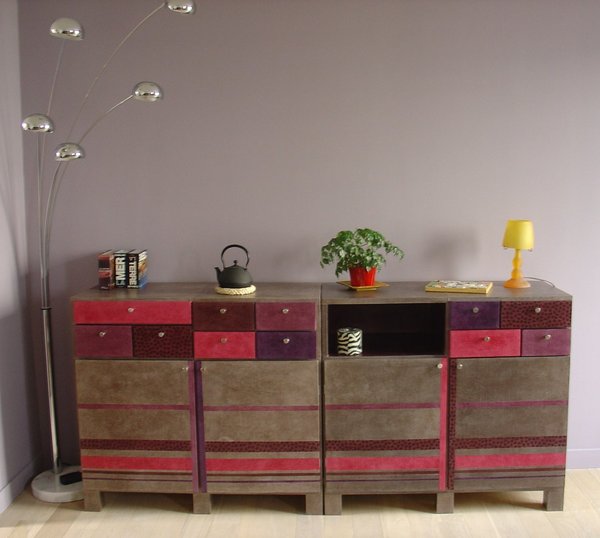 Buffet bien solide pour accueillir toute la vaisselle.