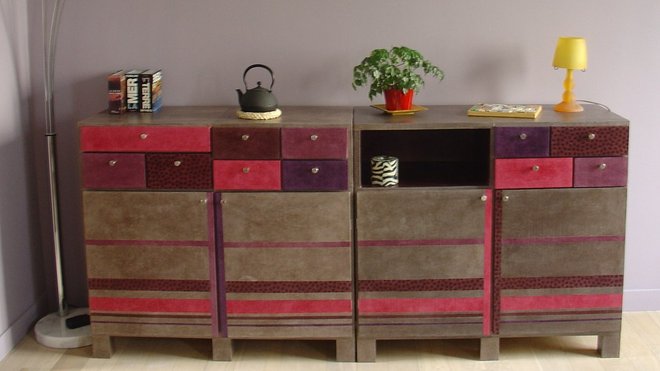 Buffet bien solide pour accueillir toute la vaisselle.