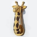 Fixé au mur avec un simple crochet, ce trophée girafe de Pep up Design est idéale pour créer une décoration jungle et exotique. Conçu en feutre, il prend l’apparence d’une véritable peluche, qui laissera béat d’admiration. Fixé au mur avec un simple crochet, ce trophée girafe de Pep up Design est idéale pour créer une décoration jungle et exotique. Conçu en feutre, il prend l’apparence d’une véritable peluche, qui laissera béat d’admiration.