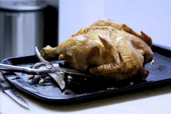 Au choix : 5 recettes de poulet assaisonnés à la mode de 5 continents pour varier les plaisirs.