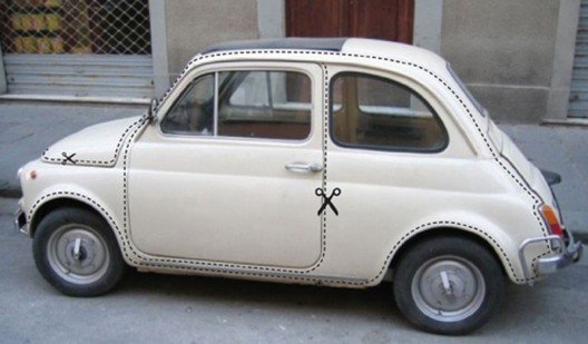 Les stickers en pointillés sur une voiture vintage.