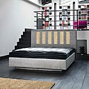 Fabricant de lits de rêve depuis un siècle, le Lit National réalise ses sommiers et matelas à la main aux formats classiques, mais aussi sur mesure. Lit Léonardo avec sommier tapissier traditionnel RTC à ressorts avec cuvette, dosseret droit et matelas ferme laine déco, finition à bourrelets 180 x 200. Prix public indicatif : 6508 € en blanc.