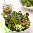 Pour apporter un goût marin à une salade, le Jus de Langoustine d’Ariaké offrira une note iodée, pour tonifier la saveur de la vinaigrette. Joël Robuchon nous prouve qu’avec trois fois rien, il est possible de réaliser une salade étonnante. Pour apporter un goût marin à une salade, le Jus de Langoustine d’Ariaké offrira une note iodée, pour tonifier la saveur de la vinaigrette. Joël Robuchon nous prouve qu’avec trois fois rien, il est possible de réaliser une salade étonnante.