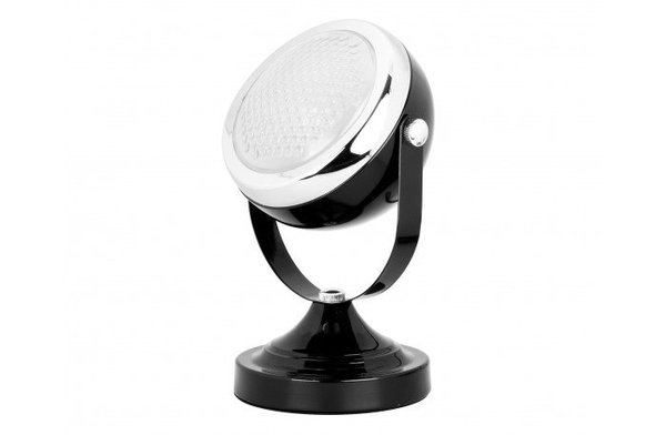 Cette lampe phare existe en deux dimensions, en noir et en blanc. En métal. Lampe phare noire PM. 45 €. Open en Ville. www.openenville.fr