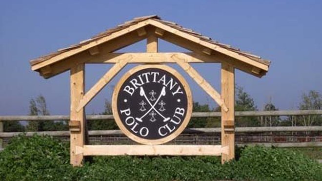 Organisé au sein du prestigieux Brittany Polo Club, le Salon du Luxe n’attend que vous, pour vous faire découvrir ses différents intervenants.