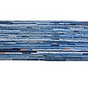 Sous forme de bandes assemblées les unes aux autres, Kare Design retravaille le denim, pour le métamorphoser en un tapis original. Les diverses éléments jouent sur le contraste de leurs nuances, ce qui confère du rythme à la composition.