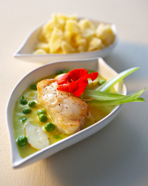 Voyage en Inde avec cette lotte au curry, où les saveurs épicées jouent sur l’exotisme dans un joli contraste avec le fromage de Sbrinz. Une preuve que le fromage peut se cuisiner à toutes les sauces.