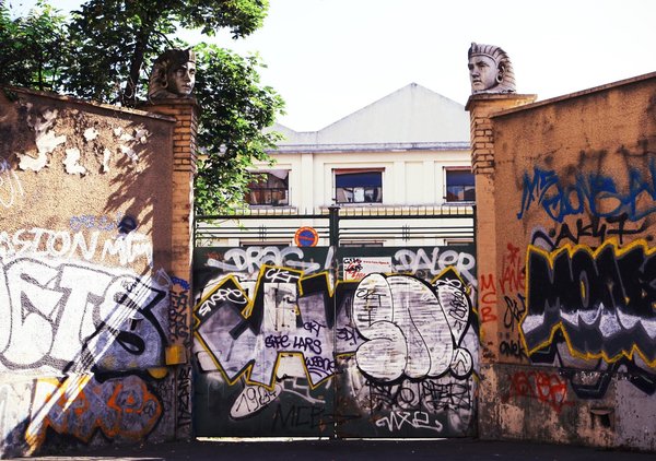 Habitat Vintage ouvre ses portes en 2013 aux puces de Saint-Ouen.