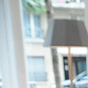 De très beaux coussins africains en wax agrémentent gaiement la collection.