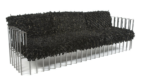 Avec son assise en fermetures à glissière et cravates en soie, le sofa Spider de BRC Designs s’amuse avec l’image de l’araignée pour la réinventer en meubles, où l’acier vient s’arquer pour former piétement et accoudoirs.