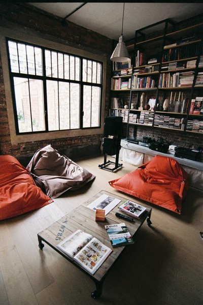 Les larges ouvertures d’origine ont été conservées et restaurées.