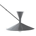 Munie d’un bras rétractable, la lampe de Marseille correspond aux recherches du Corbusier en matière de design, où la fonctionnalité prime dans une démarche humaniste. La simplicité des formes répond à une maîtrise de la lumière optimale.