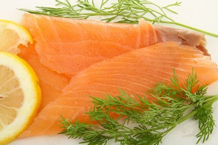 Indissociable du saumon, l’aneth donne une légère touche anisé, qui s’exprime par une certaine fraîcheur en bouche. Tout en subtilité, elle marque de son empreinte les plats les plus variés, sans masquer les parfums des aliments.