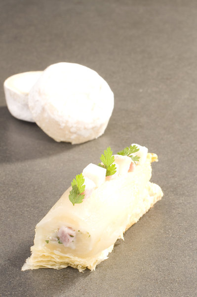 Une belle variante de la célèbre recette des sœurs Tatin permettant de mettre en valeur l'endive et le Chavignol.