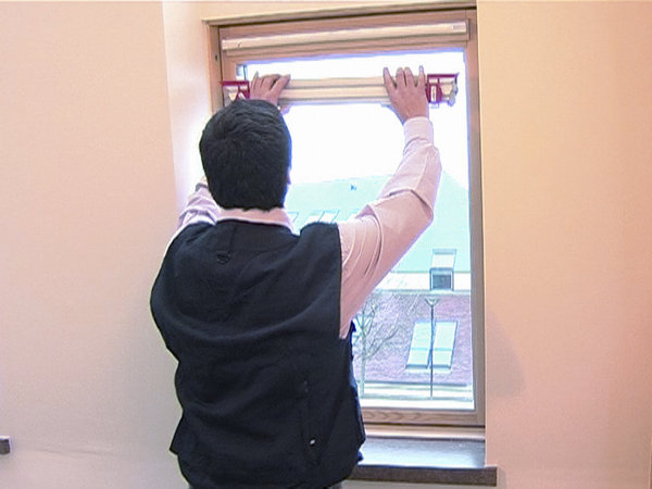 Etape 1: Mise en place du coffre enrouleur.