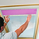 Si vous passez vos nuits dans une chambre située sous un toit, l’installation d’un store est essentielle, afin d’obtenir un sommeil réparateur sans être dérangé par la lumière du soleil. Mais comment poser un store sur une fenêtre de toit ? Si vous passez vos nuits dans une chambre située sous un toit, l’installation d’un store est essentielle, afin d’obtenir un sommeil réparateur sans être dérangé par la lumière du soleil. Mais comment poser un store sur une fenêtre de toit ?