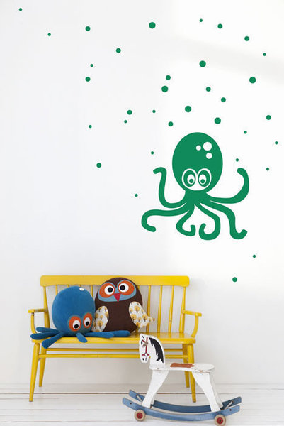 Les murs de la chambre d’enfant s’habillent du sticker « Octopus » de Ferm Living pour Good Object. Son dessin cartoonesque apporte une touche de fantaisie, où votre bambin sera comme un poisson dans l’eau.