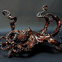 Maître sculpteur en bronze, Kirk McGuire s’inspire de la nature et des fonds marins, pour réaliser des formes toujours plus audacieuses, où l’équilibre et l’harmonie répondent au mouvement et au rythme.