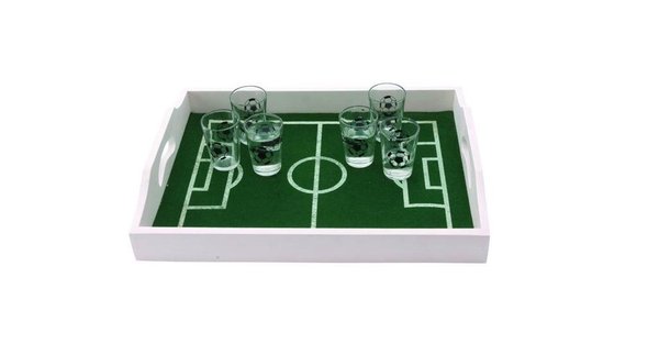 Pour vos soirées devant un match entre amis, le plateau « Foot » de Basics Corner s’impose, permettant de se mettre tout de suite dans l’ambiance, même si, à défaut de joueurs, ce sont les amuse-gueule qui s’affrontent sur le terrain.