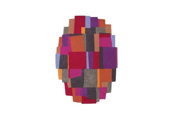 Qui a dit qu’un tapis ne pouvait se présenter sous un autre forme que le cercle ou le carré ? Ce n’est pas Un amour de tapis avec le « Fragment rose » de Brink & Campman qui s’amuse avec la géométrie comme une œuvre de Sonia Delaunay.
