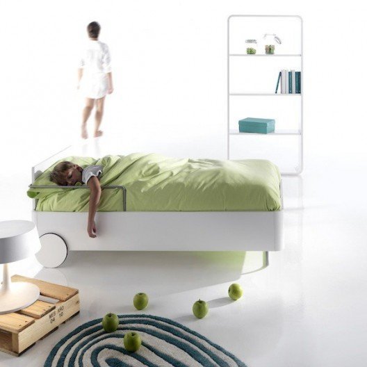 Ceci est un lit!  une fois trop petit il se transformera en bibliothèque.