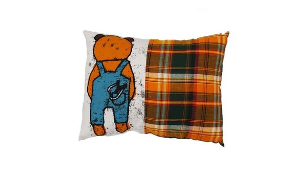 Même les enfants ont le droit de redécouvrir le tartan avec ce coussin Richard de Made in Design. Issu de la collection 100drine, il s’orne d’un personnage de cartoon qui n’attend qu’une chose : être serrer dans des bras.