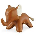 Un bureau ne peut remplir son rôle sans un presse-papier, comme ce modèle « Eléphant » de Zuny/Goodobjet.Me en simili cuir et fibre polyester.