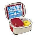 Si vous souhaitez vous faire un pique-nique en solo lors de votre pause déjeuner, la «Freez’ box» de Campingaz permet d’organiser son repas grâce à ses compartiments, où une poche froide lui permet de jouer le rôle d’une glacière miniature.