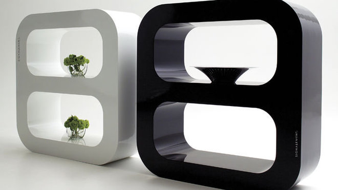 D’une puissante massivité, l’étagère « Tank » d’Arenas Collection joue sur les contrastes avec une robustesse souligné par des lignes courbes. En MDF vernis, elle se décline en plusieurs coloris, avec toujours le même éclat.