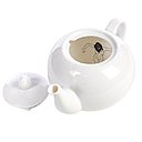 Dessinée par Ester Horchner pour Pols Potten, la théière « Take a bath » chez Made in Design dissimule le motif d’une femme nue lorsque le couvercle se soulève, comme si elle prenait son bain dans votre british breuvage.