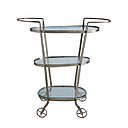 Inspiré par le mobilier des années 30, cette desserte de Maison du Monde ressemble à un véritable meuble d’époque, grâce au métal chromé. Ses trois plateaux en verre feront sensation lorsque vous y déposerez le service à thé.