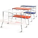 Conçue par Antonio Citterio pour Kartell, ce desserte-chariot « Flip Cristal » de Made in Design joue de nombreux rôle dans la maison, grâce à ses roues qui la font voyager d’une pièce à l’autre.