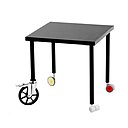 Signé Established & Sons, cette table basse « Spin » de Made in Design est muni de quatre roues de formes et de couleurs différentes dans un esprit décalé. Son plateau se démonte, afin de la ranger dans n’importe quel espace.