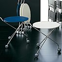 Réalisé par Bartoli Design pour Delight, la desserte « Servotre » de Made in Design présente un aspect fonctionnel, afin de mettre en avant sa légèreté et sa maniabilité, pour un transport à toute épreuve.