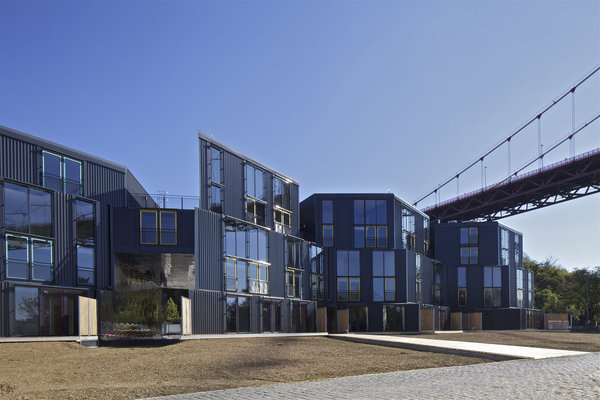 Agora 2012, prix logement collectif « Habiter autrement », réalisation des ateliers Jean Nouvel–Lormont.