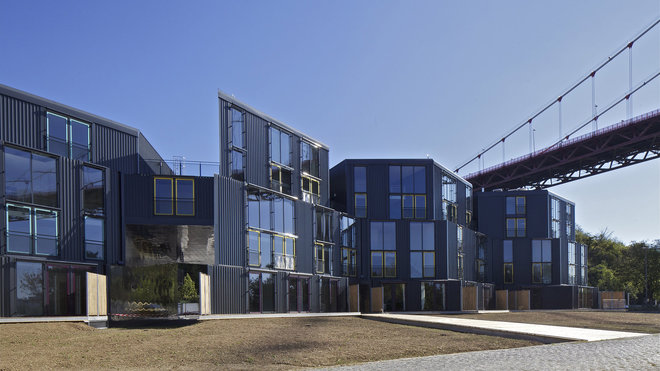 Agora 2012, prix logement collectif « Habiter autrement », réalisation des ateliers Jean Nouvel–Lormont.
