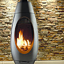 Reprenant la forme d’une capsule, le poêle à bois « Ove » d’Invicta chez Castorama se fond avec discrétion dans la décoration intérieure, avec ses courbes généreuses qui confèrent une part de féminité.