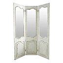 Pour Maison du Monde, le paravent « Impérial » est idéal pour donner de la douceur et de la lumière à une pièce, grâce à son style vintage et ses couleurs claires. Trois miroirs sont aménagés dans les panneaux, jouant sur nos sens et leur perception.