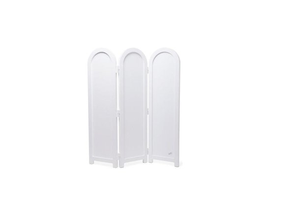 Conçu par Studio Job pour Moooi, le paravent « Paper » est un véritable tour de force, entre légèreté et robustesse. Il se compose de bandelettes de papier mâché, collées sur une structure de nid d’abeille en carton.