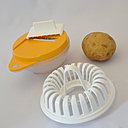 Avec le Chips Maker de Bento and Co, faire des chips n’a jamais été aussi simple. L’appareil vous permet de couper la pomme de terre en rondelles, à disposer sur son support pour les faire dorer aux micro-ondes sans matière grasse.