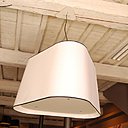 Dessiné par Hervé Langlais pour Designheure, le plafonnier « XXL Nuage Blanc » pourrait appartenir aux luminaires de la demeure de Pantagruel, par ses dimensions hallucinantes.